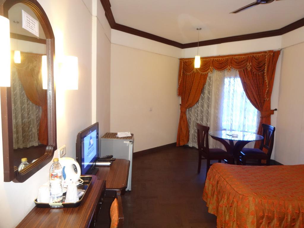 Manuelsons Malabar Palace Kozhikode Eksteriør bilde